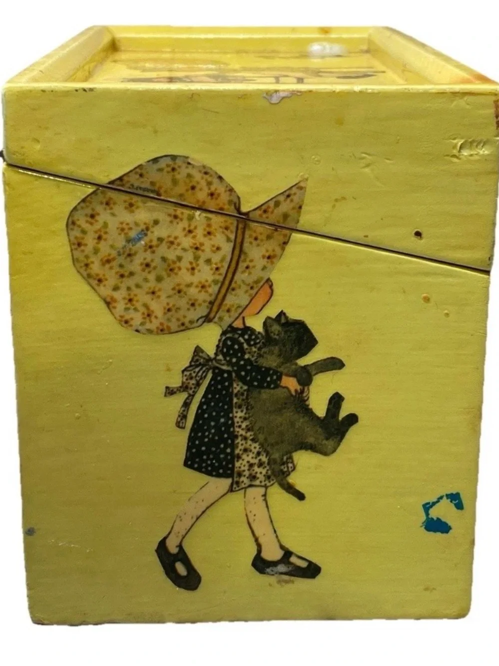Vintage 1972 Signed Sadie Decoupage Wooden Box Bonnet Girl & Cat Cottagecore